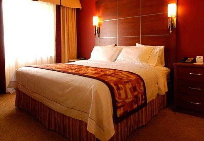 Residence Inn By Marriott Montreal Airport Dorval Esterno foto